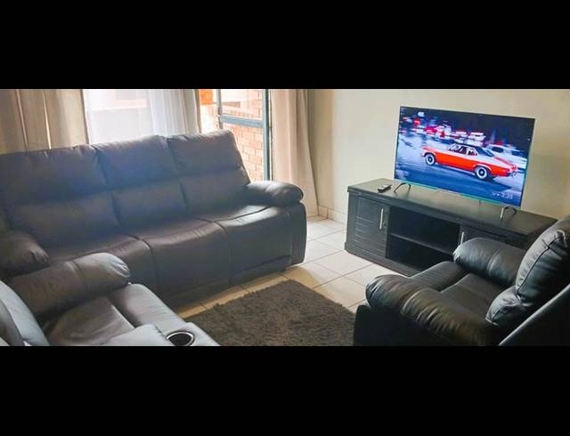 2 BEDROOM APARTMENT FOR SALE IN HEUWELOORD